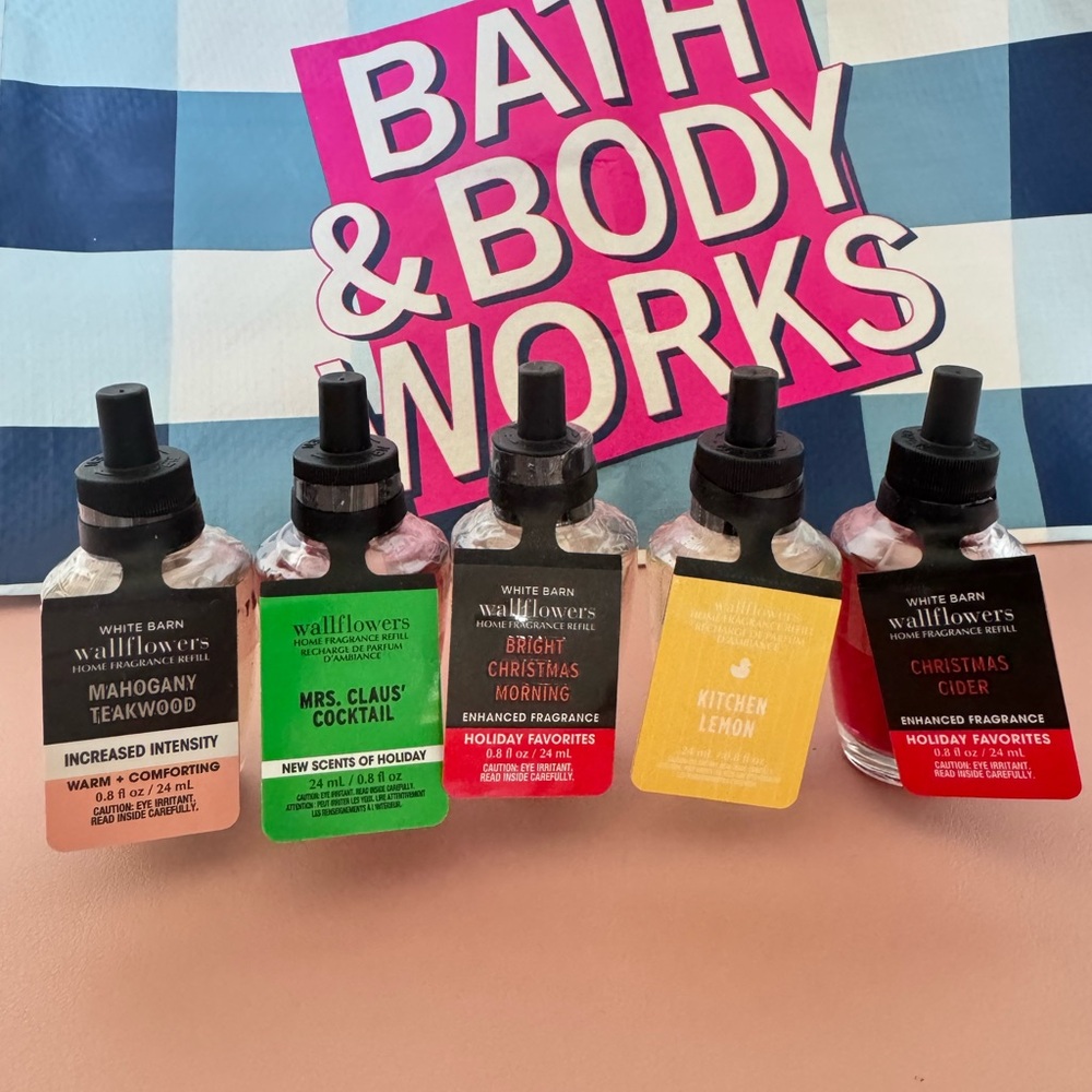 NEW!! BATH AND BODY WORKS WALLFLOWERS FRAGRANCE REFILL (5X)